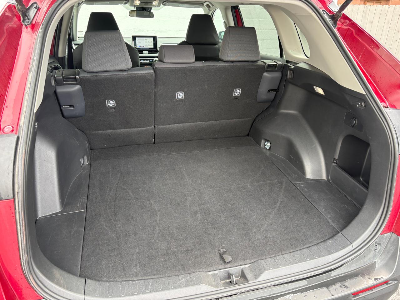 Toyota RAV4 XLE AWD (Natl) 2025