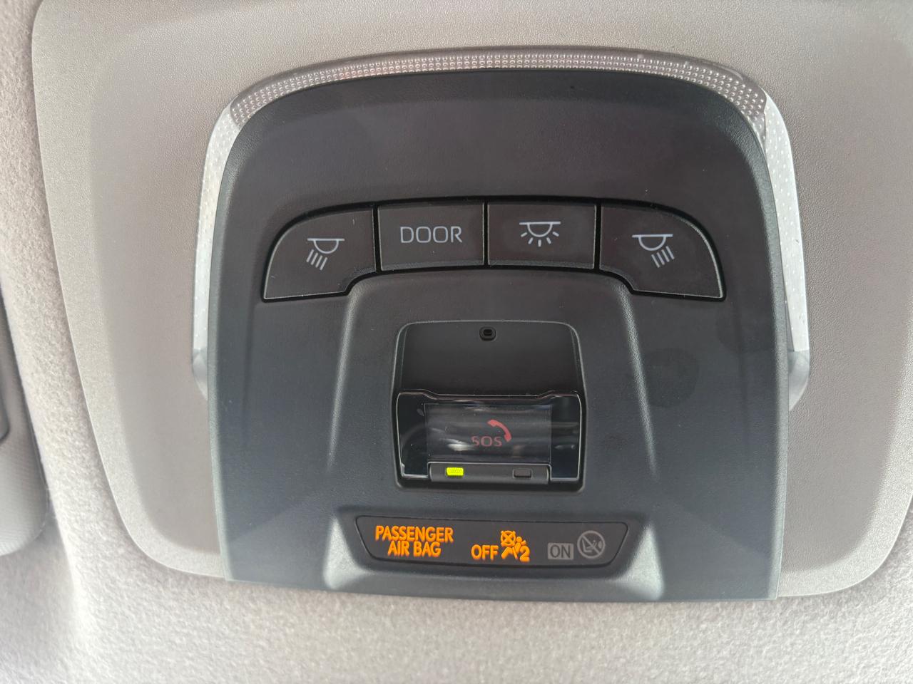 Toyota Corolla Cross XLE 2WD (Natl) 2025