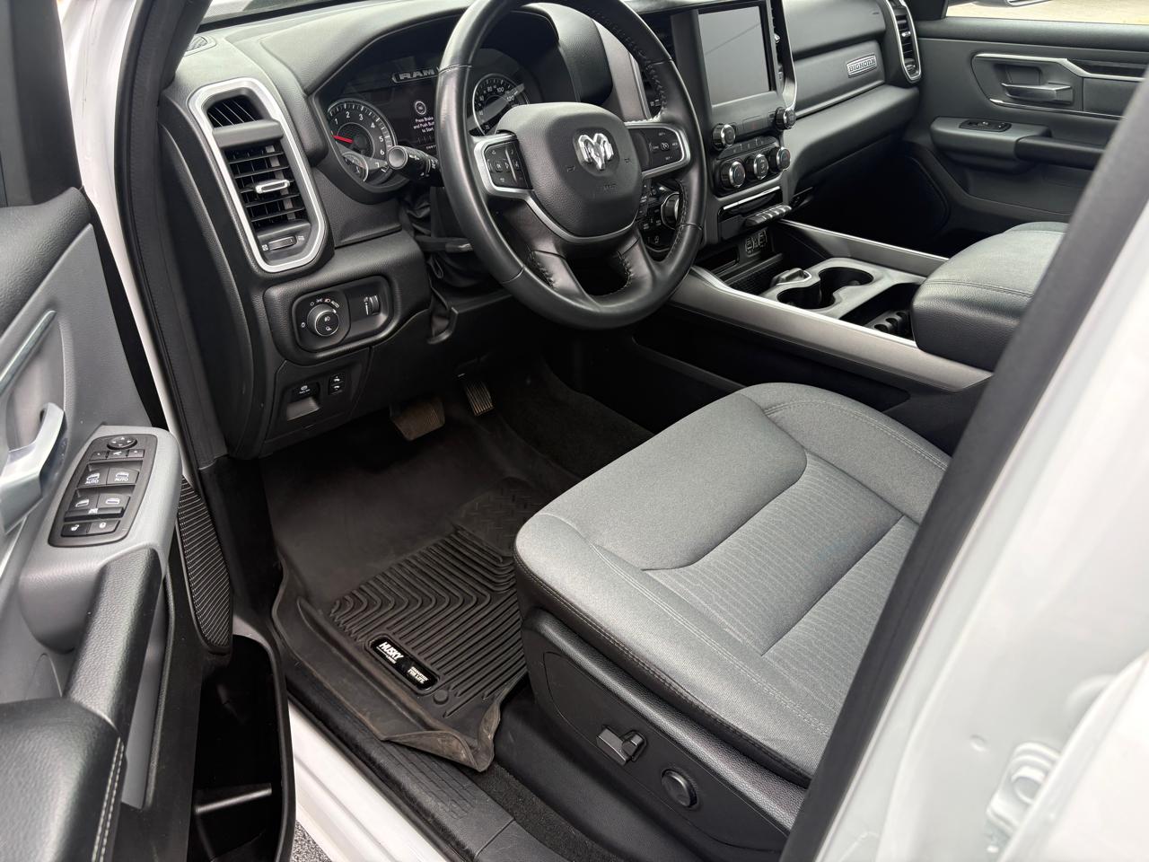 RAM 1500 Big Horn 4x4 Quad Cab 6'4" Box 2022