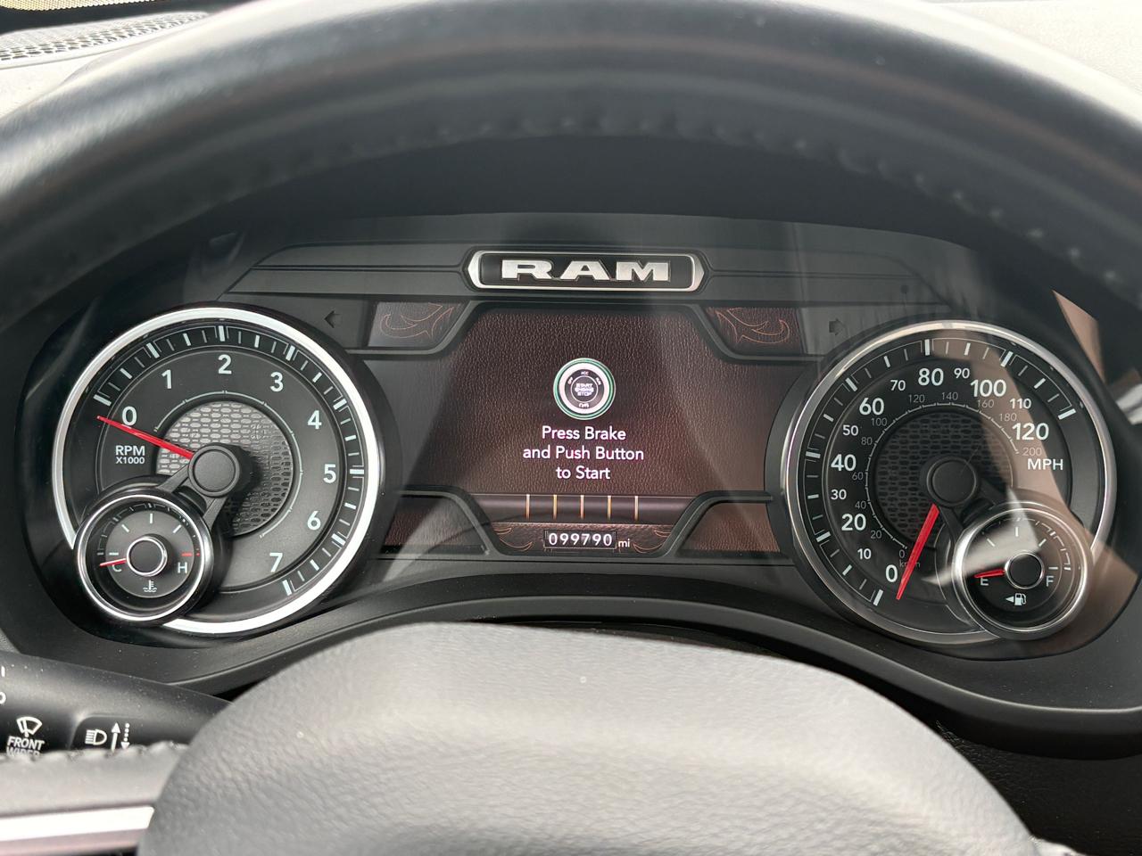 RAM 1500 Big Horn 4x4 Quad Cab 6'4" Box 2022