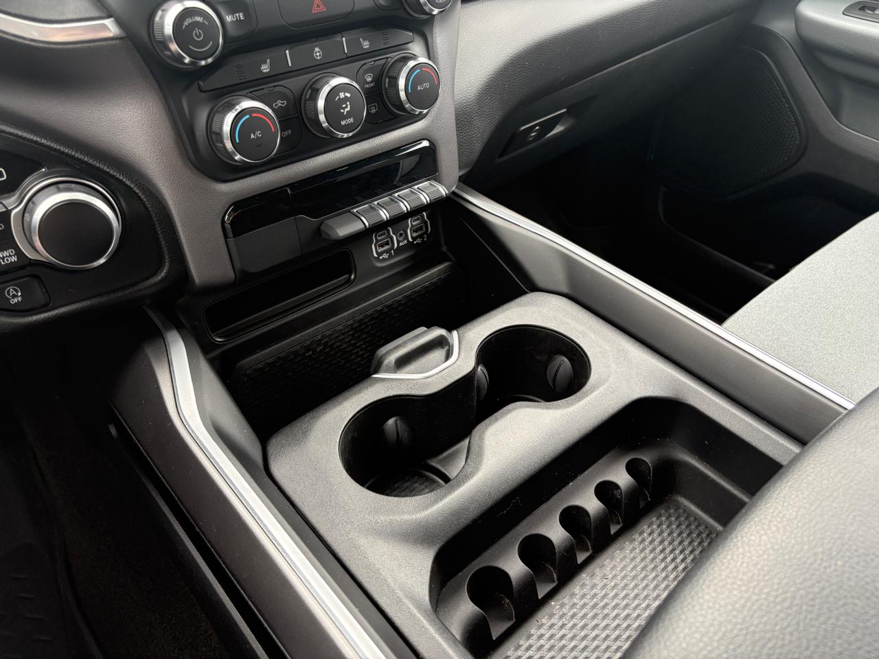 RAM 1500 Big Horn 4x4 Quad Cab 6'4" Box 2022