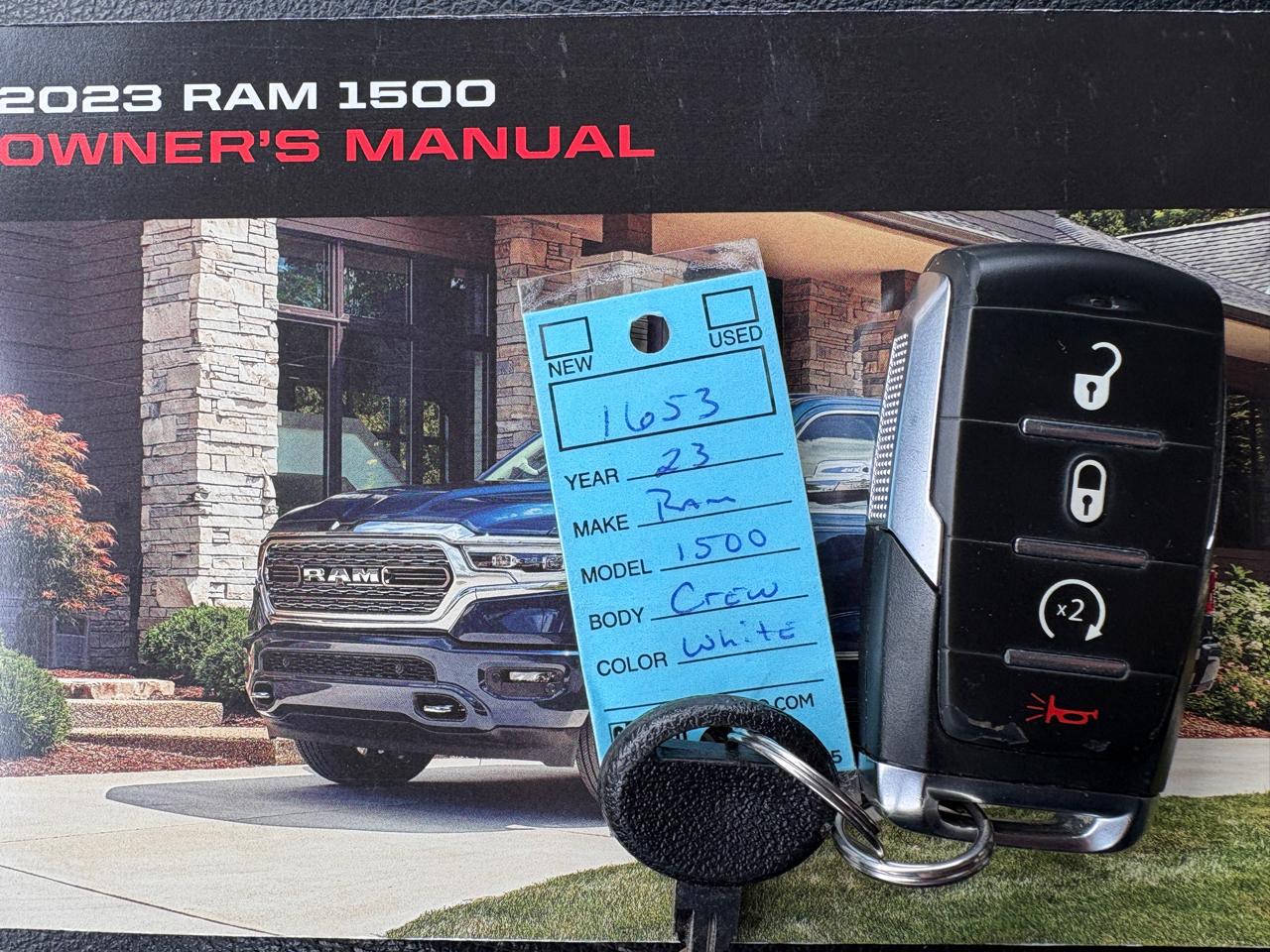 RAM 1500 Big Horn 4x4 Quad Cab 6'4" Box 2022