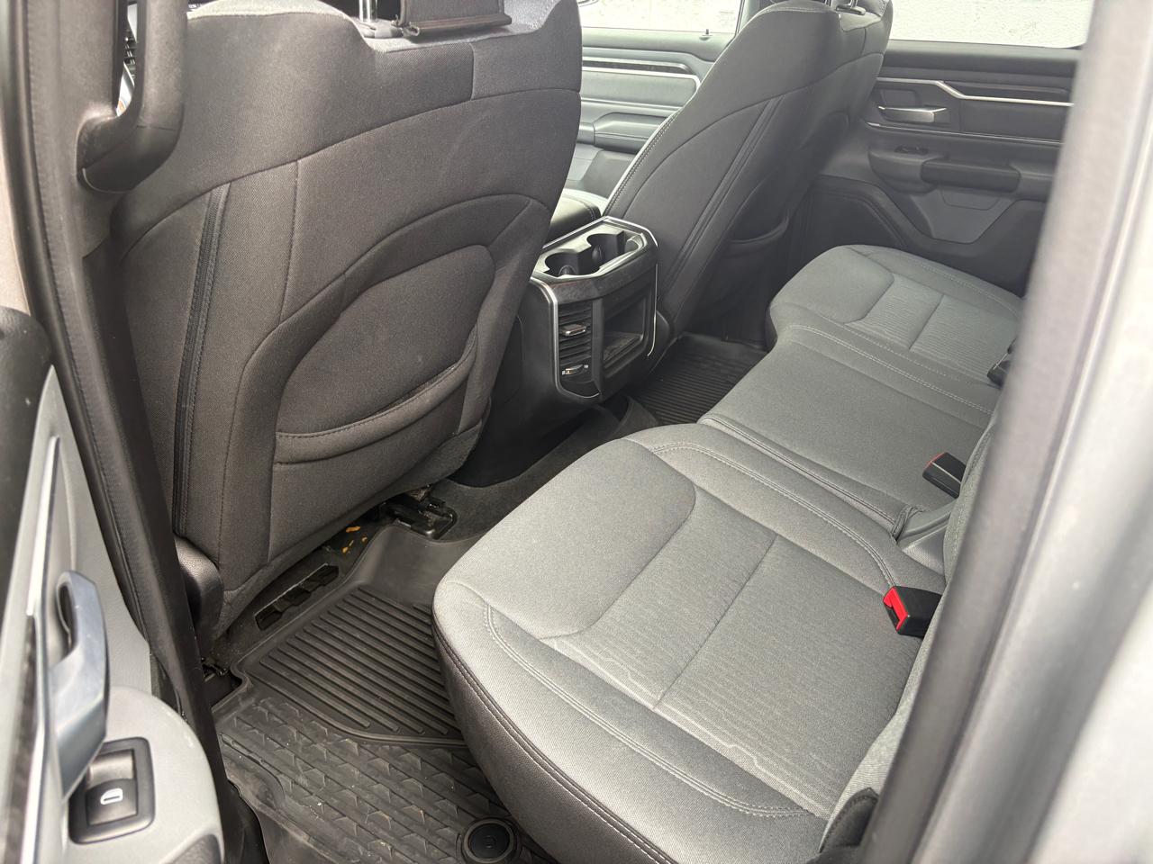 RAM 1500 Big Horn 4x4 Quad Cab 6'4" Box 2022