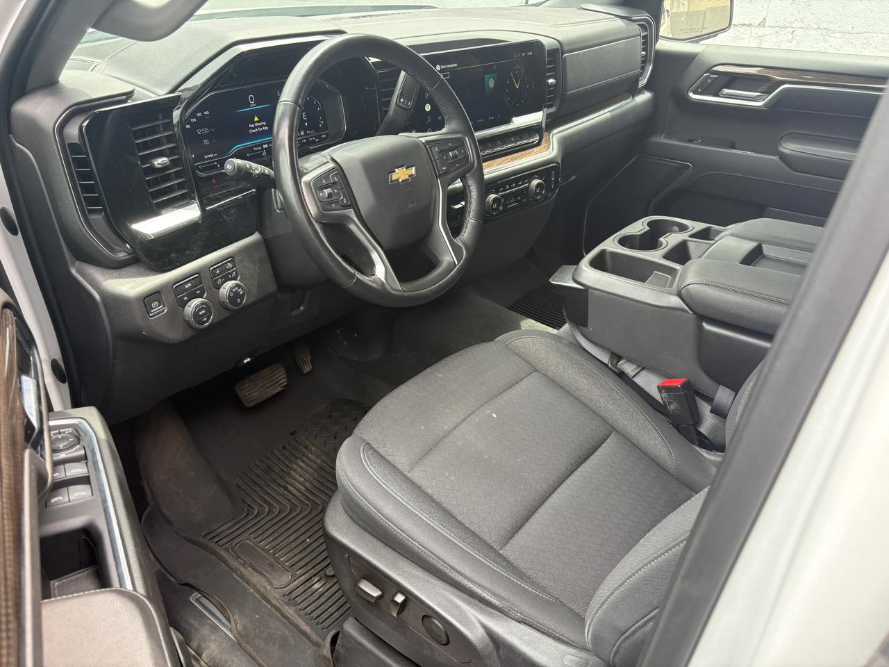 Chevrolet Silverado 1500 4WD Crew Cab 157" LT 2022