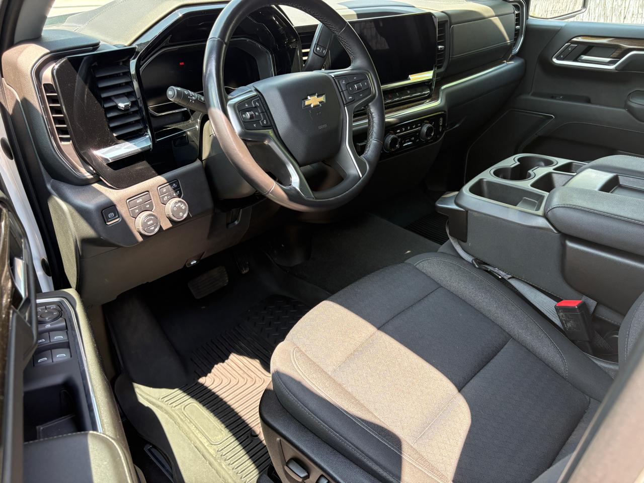 Chevrolet Silverado 1500 4WD Crew Cab 157" LT 2022