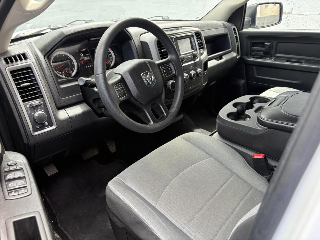 RAM 1500 Classic Tradesman 4x4 Crew Cab 6'4" Box 2023