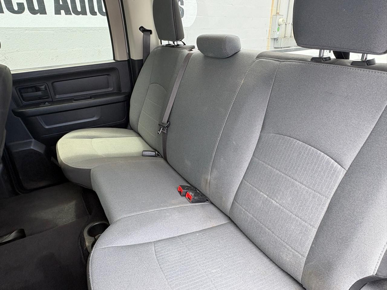 RAM 1500 Classic Tradesman 4x4 Crew Cab 6'4" Box 2023