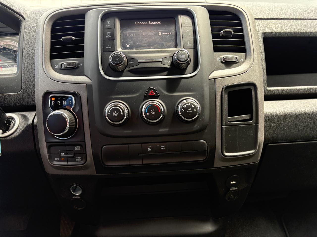 RAM 1500 Classic Tradesman 4x4 Crew Cab 6'4" Box 2023
