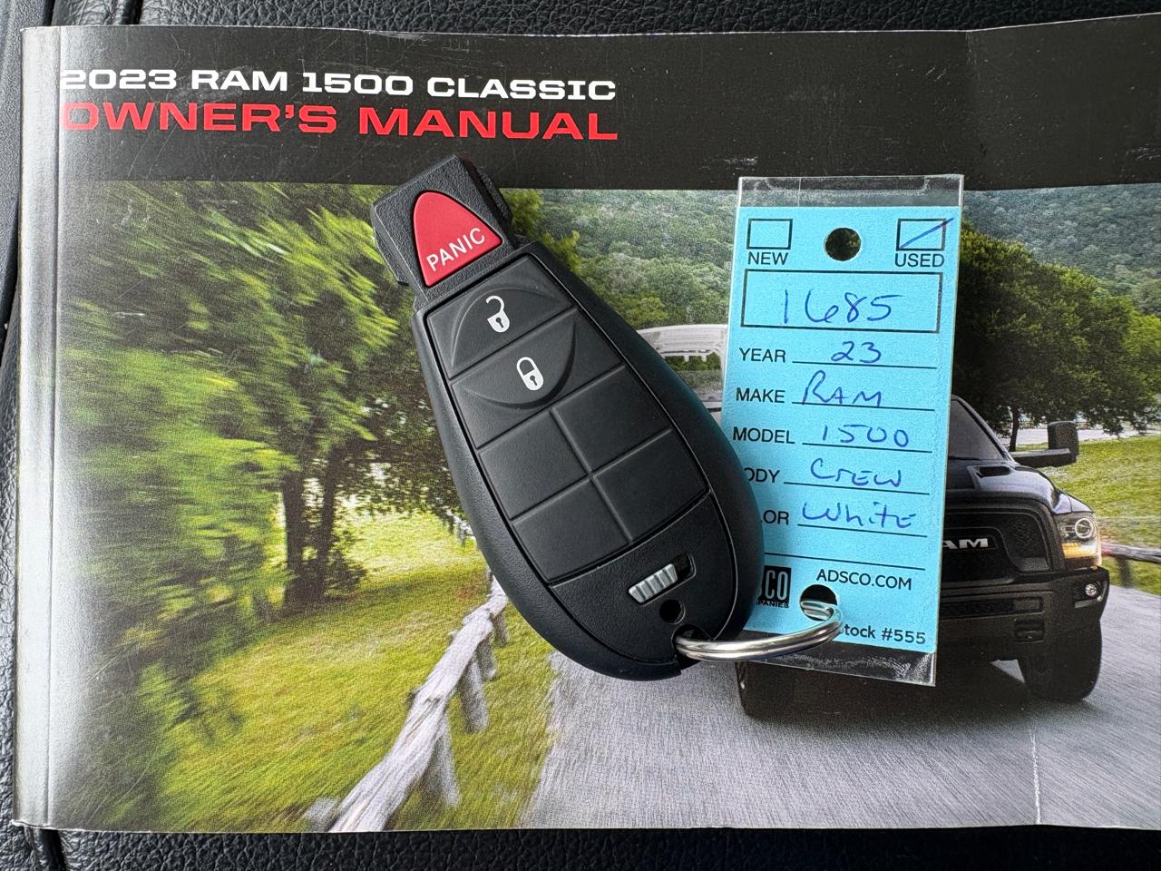 RAM 1500 Classic Tradesman 4x4 Crew Cab 6'4" Box 2023