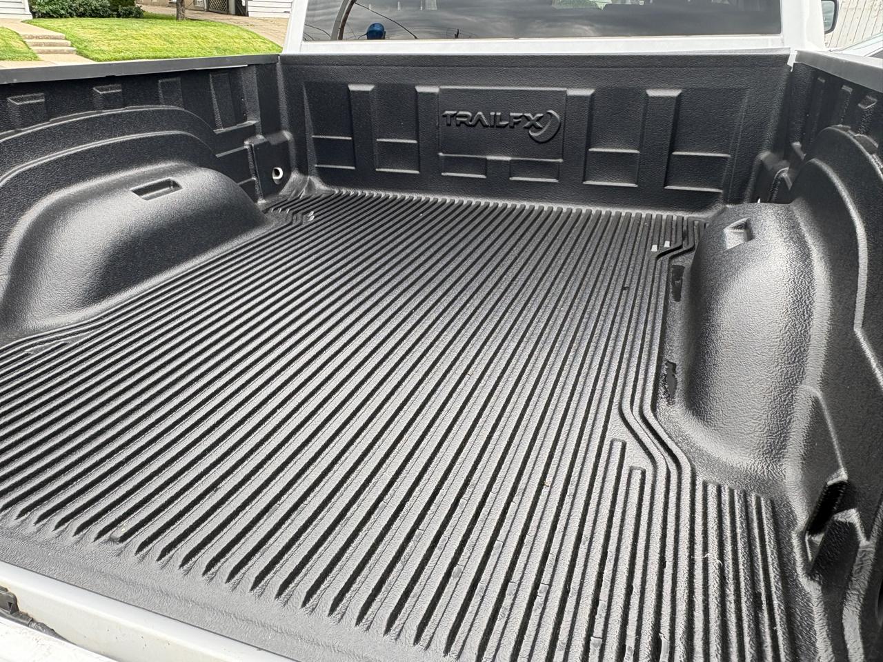 RAM 1500 Classic Tradesman 4x4 Crew Cab 6'4" Box 2023