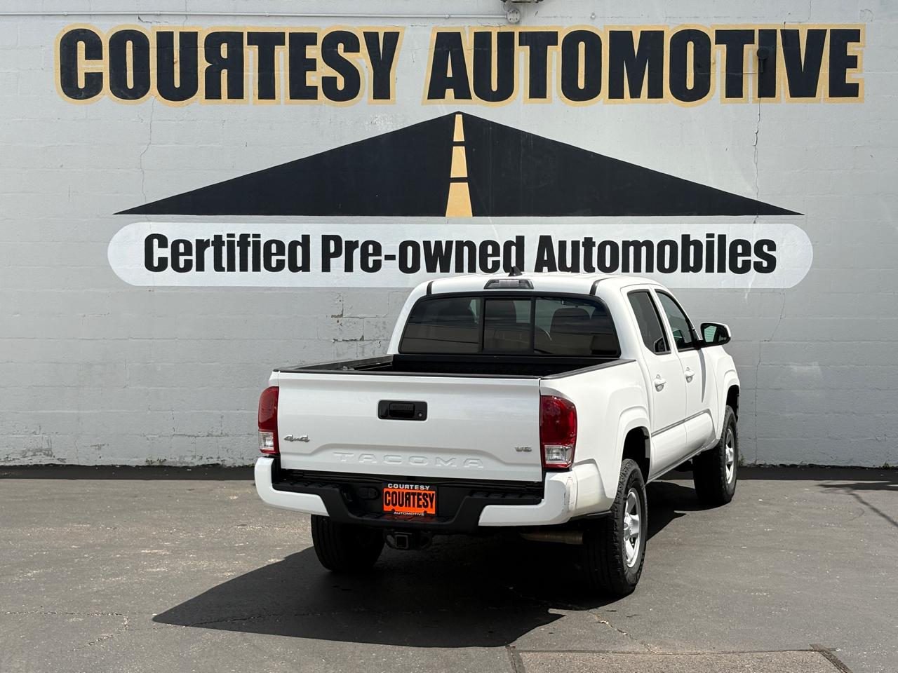 Toyota Tacoma 4WD TRD Off Road Double Cab 5' Bed V6 MT (Natl) 2022