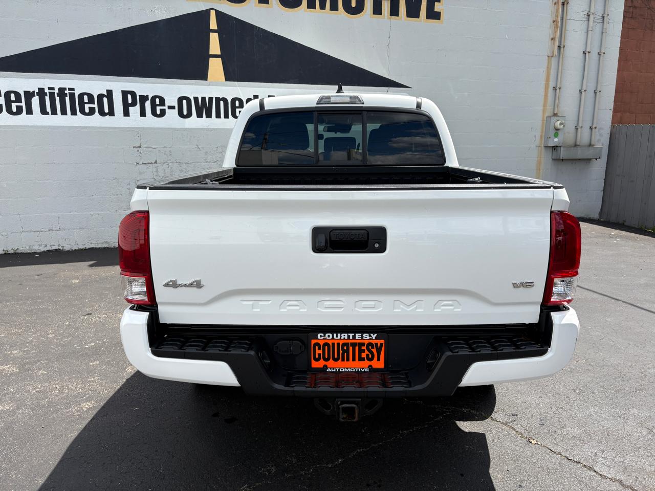 Toyota Tacoma 4WD TRD Off Road Double Cab 5' Bed V6 MT (Natl) 2022