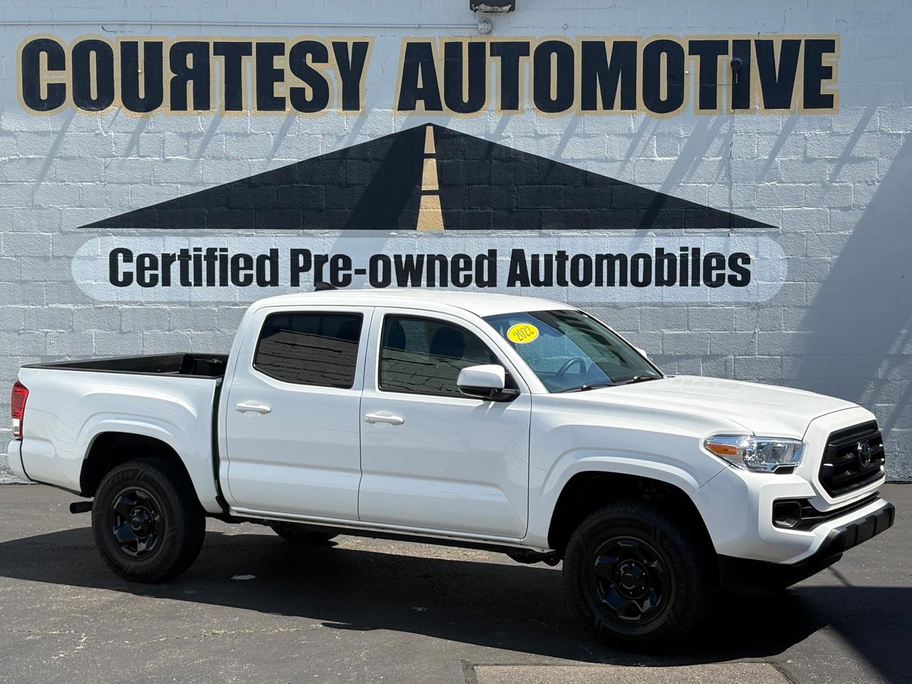 Toyota Tacoma 4WD TRD Off Road Double Cab 5' Bed V6 MT (Natl) 2022