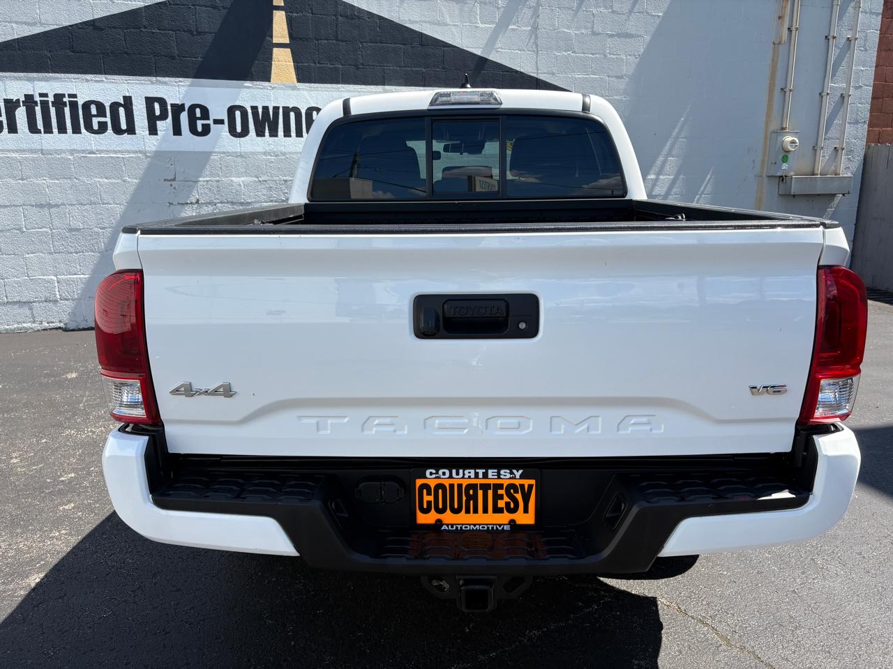 Toyota Tacoma 4WD TRD Off Road Double Cab 5' Bed V6 MT (Natl) 2022