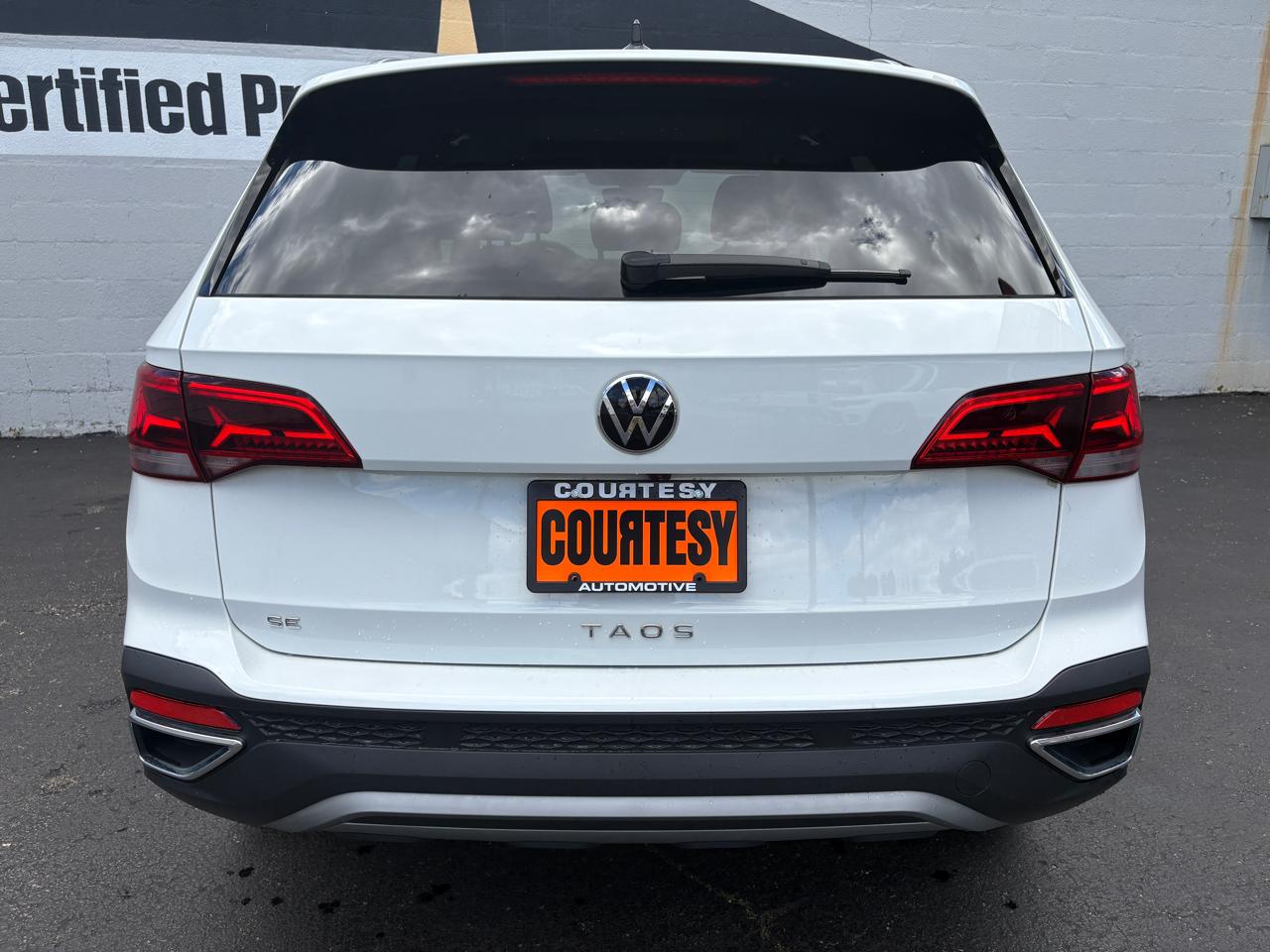 Volkswagen Taos SE FWD 2024