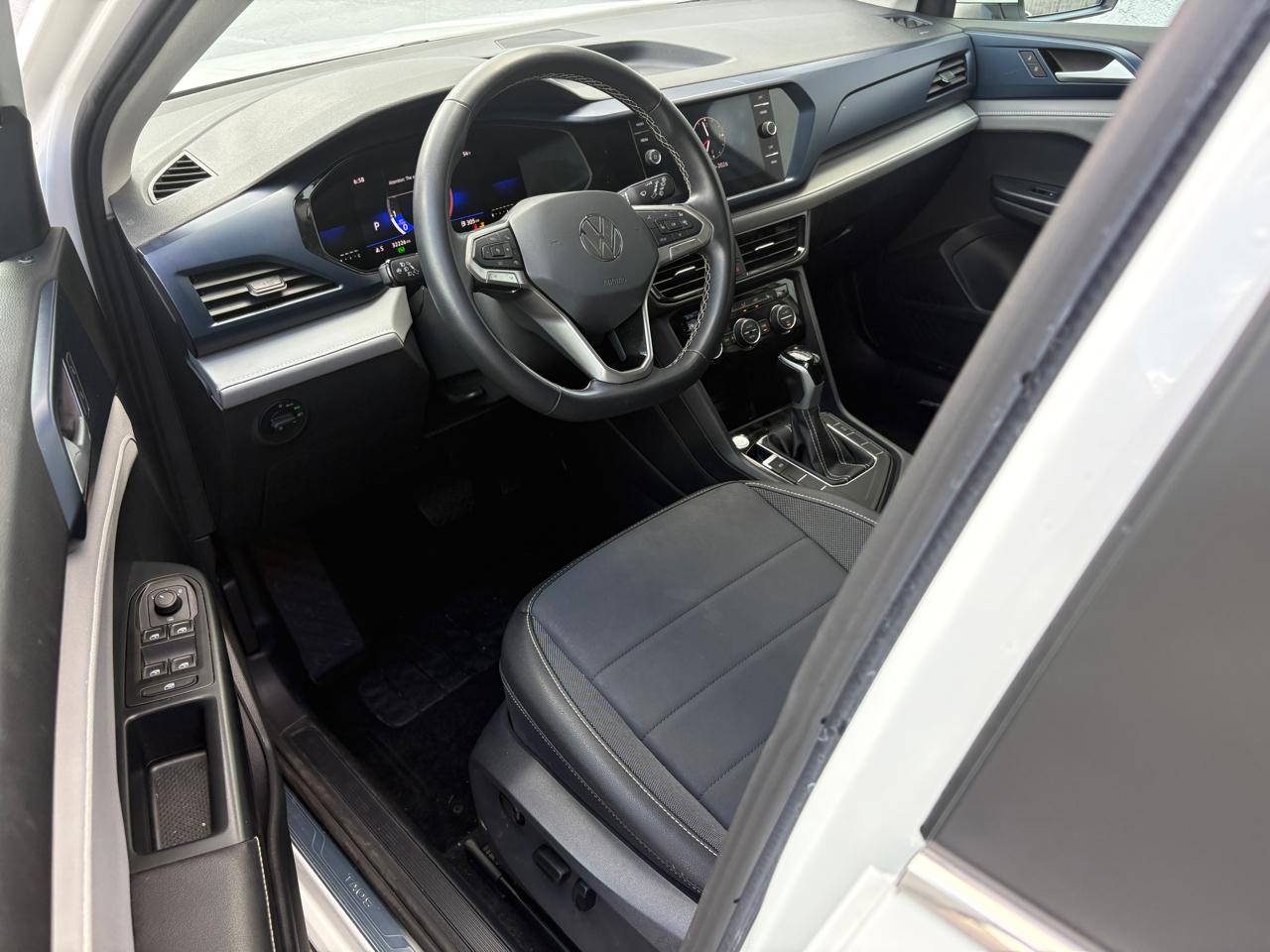 Volkswagen Taos SE FWD 2024