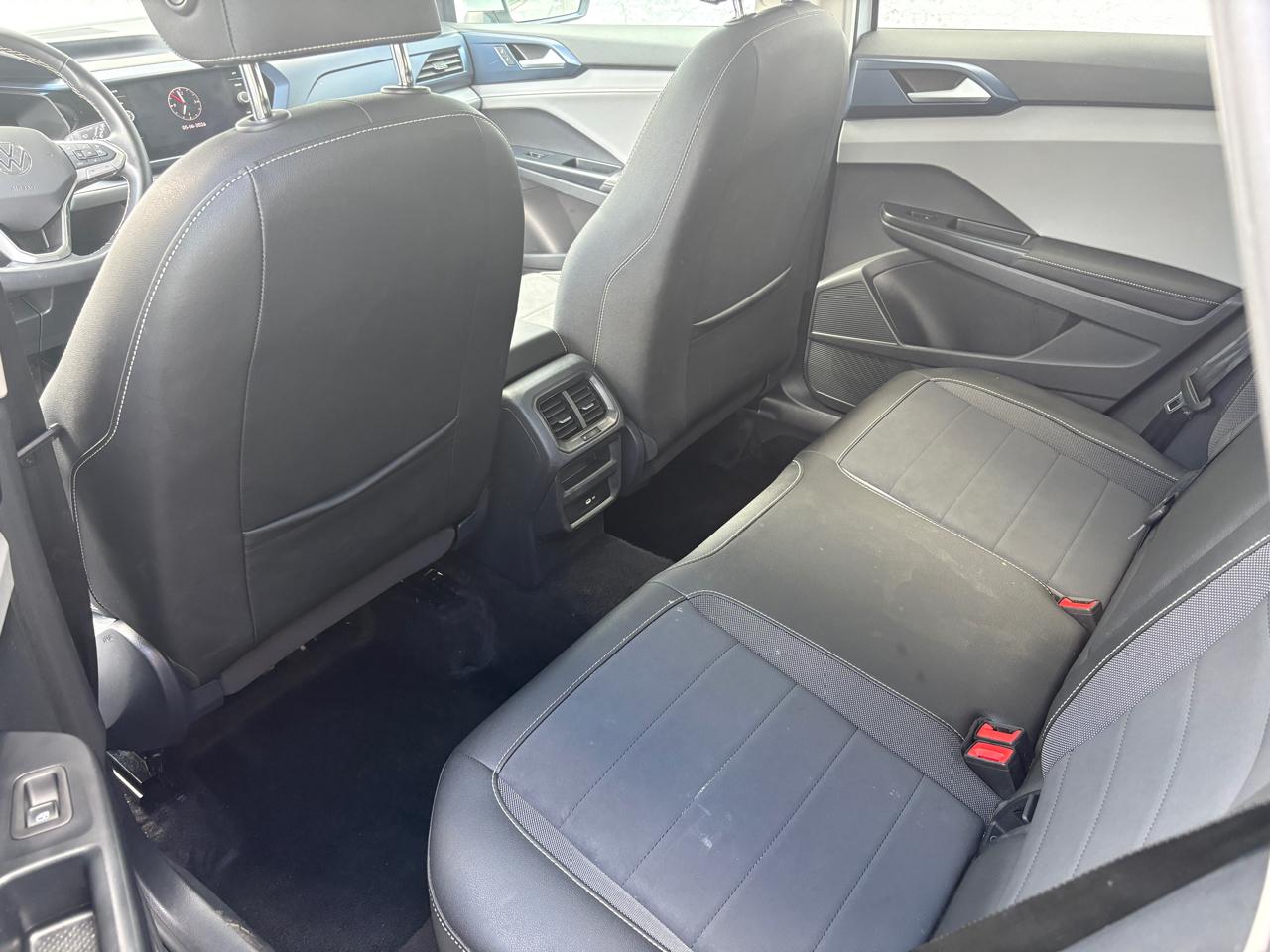 Volkswagen Taos SE FWD 2024