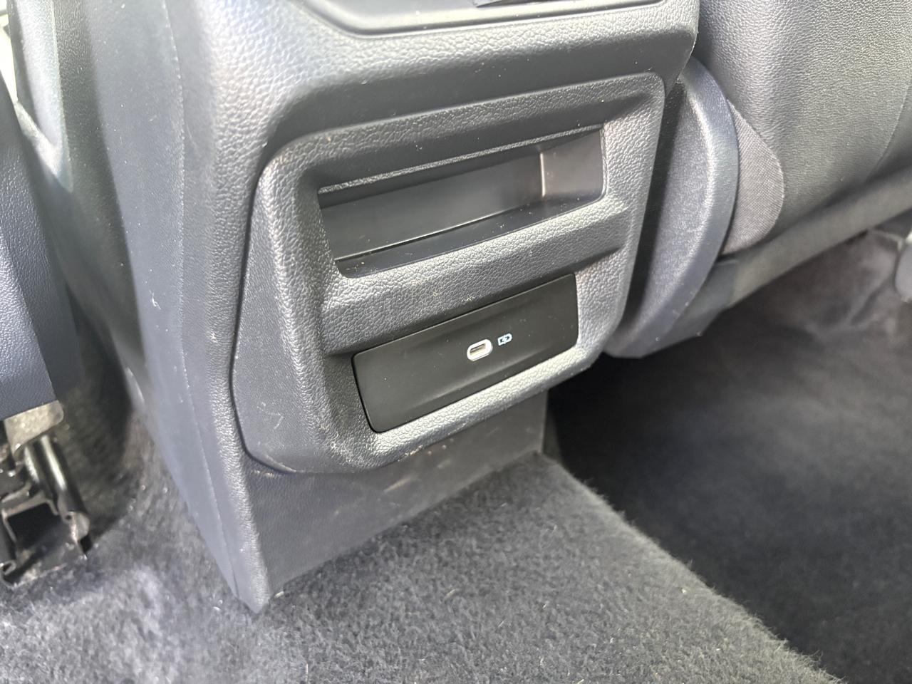 Volkswagen Taos SE FWD 2024