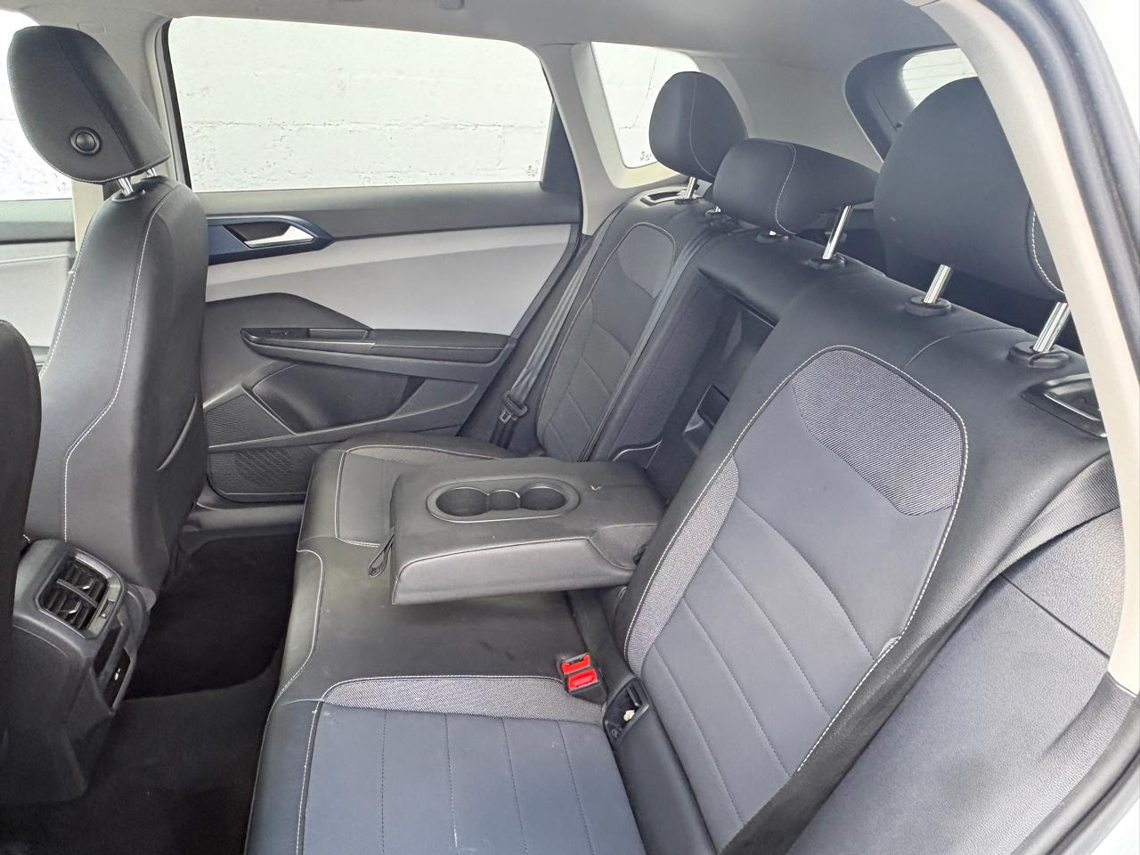 Volkswagen Taos SE FWD 2024