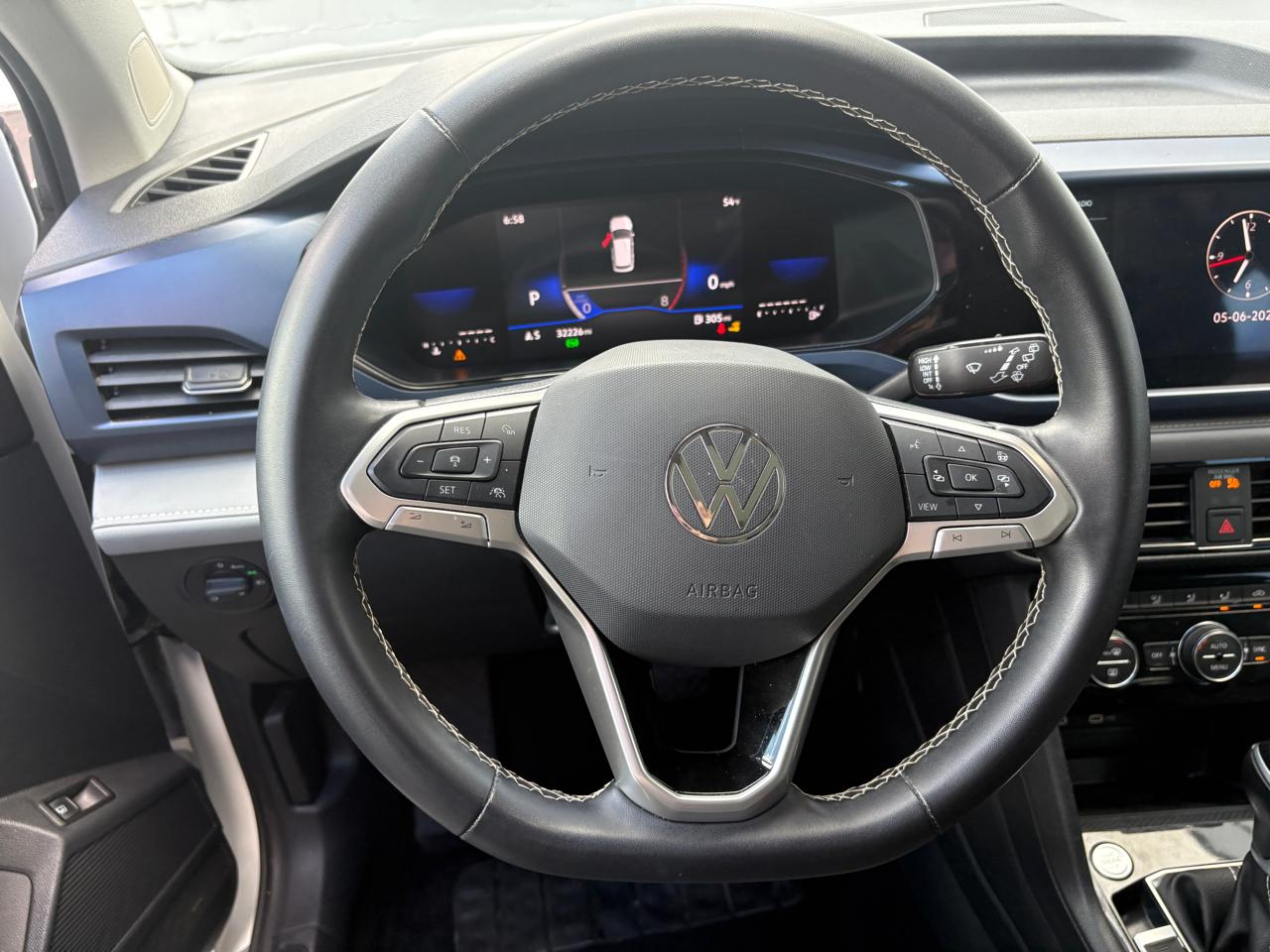 Volkswagen Taos SE FWD 2024