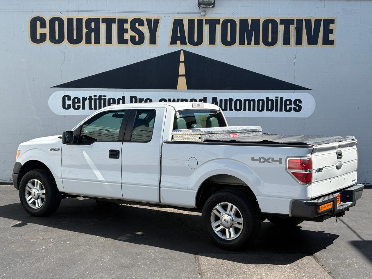 Ford F-150 4WD SuperCab 145" Lariat 2011