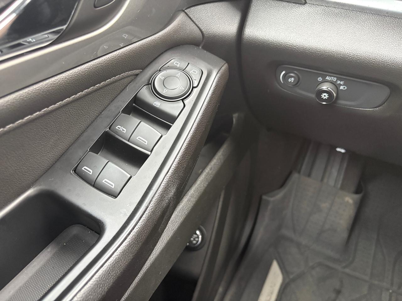 Chevrolet Traverse FWD 4dr LT Cloth w/1LT 2023