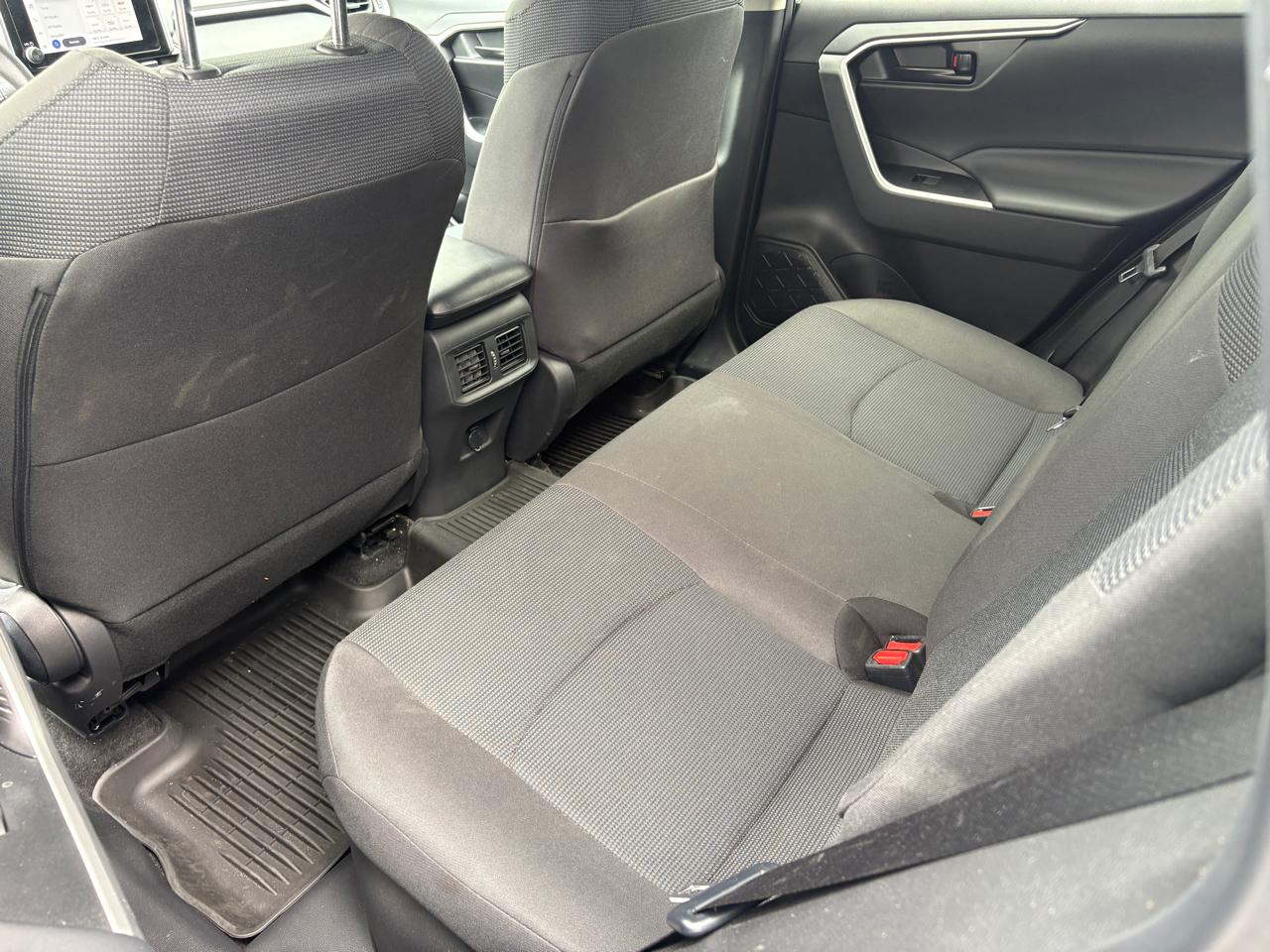 Toyota RAV4 Hybrid LE AWD (Natl) 2023