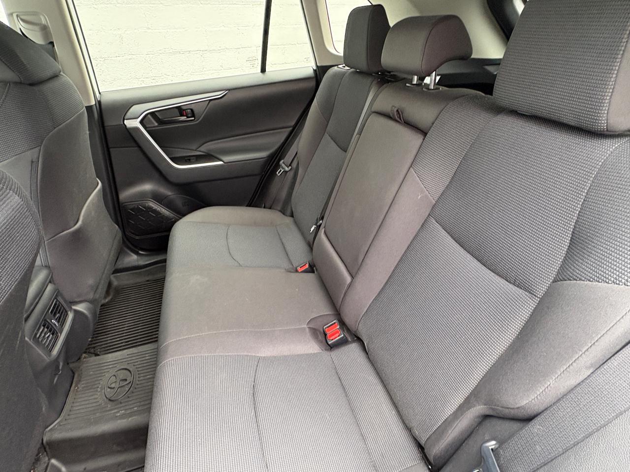 Toyota RAV4 Hybrid LE AWD (Natl) 2023