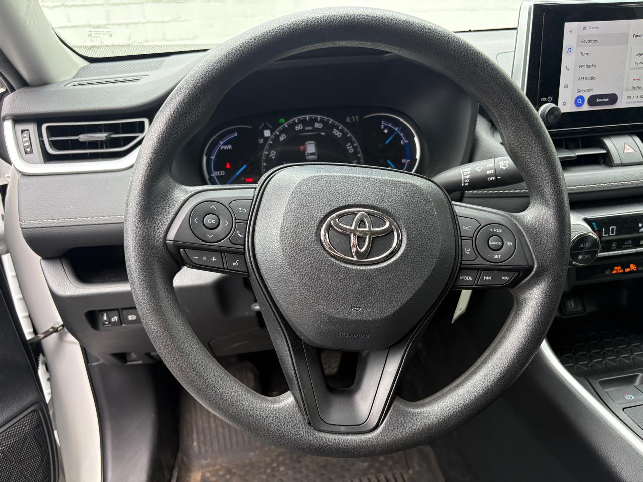 Toyota RAV4 Hybrid LE AWD (Natl) 2023