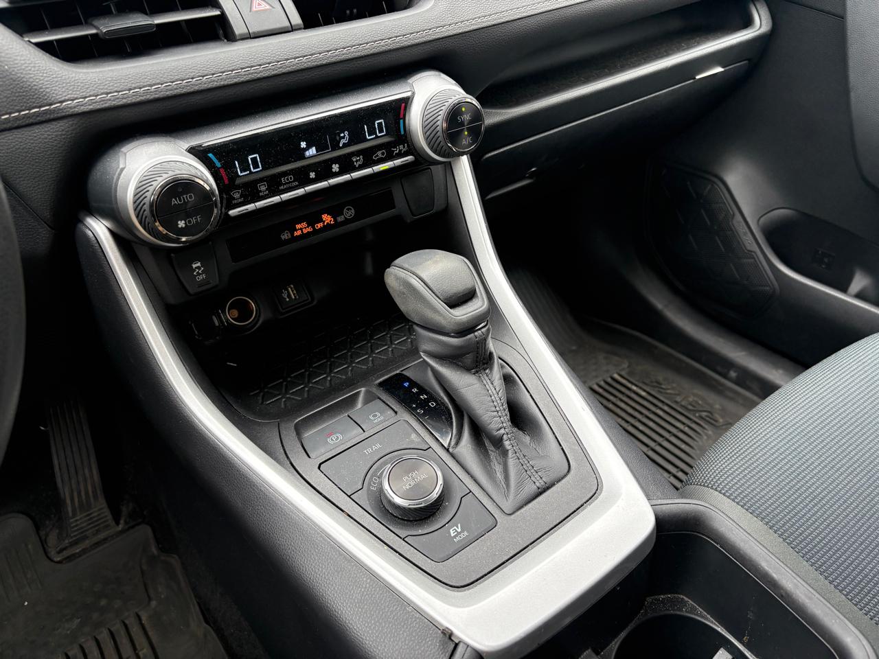 Toyota RAV4 Hybrid LE AWD (Natl) 2023