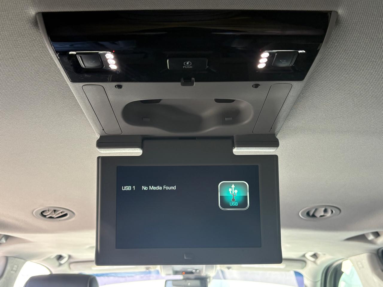 Chevrolet Suburban 4WD 4dr 1500 Premier 2018
