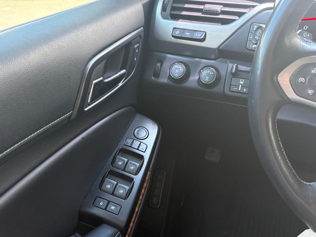 Chevrolet Suburban 4WD 4dr 1500 Premier 2018
