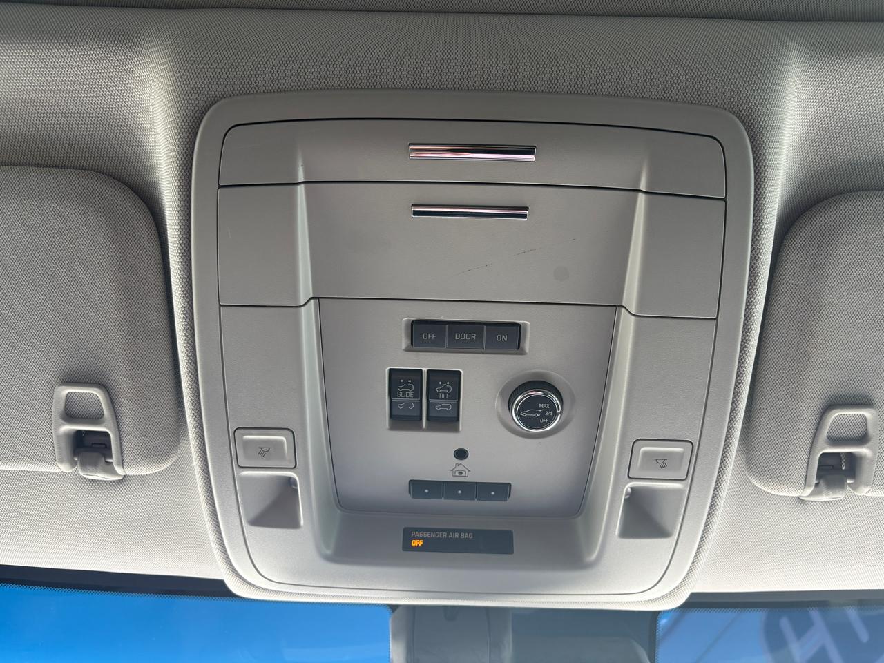 Chevrolet Suburban 4WD 4dr 1500 Premier 2018