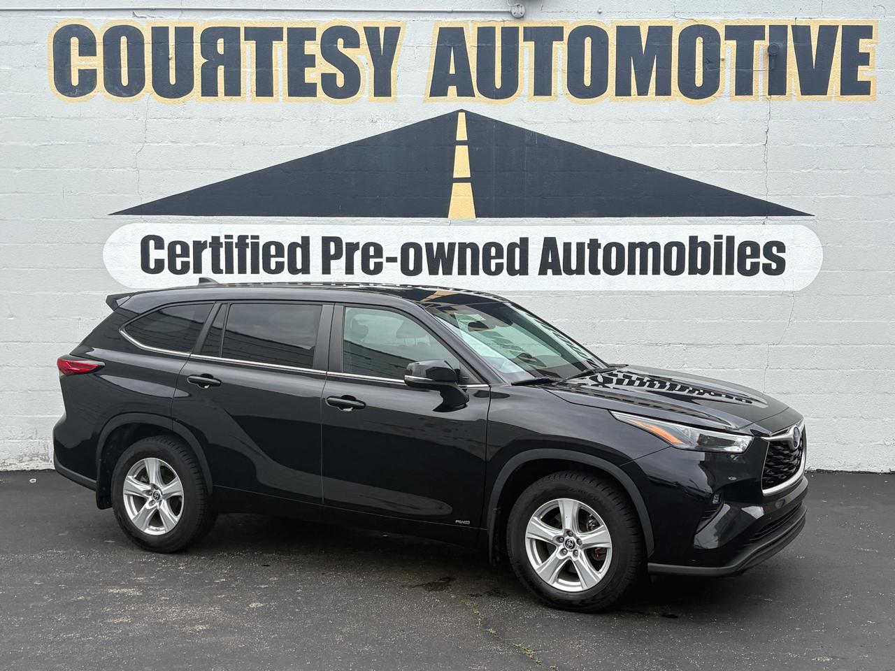 Toyota Highlander Hybrid LE AWD (Natl) 2023