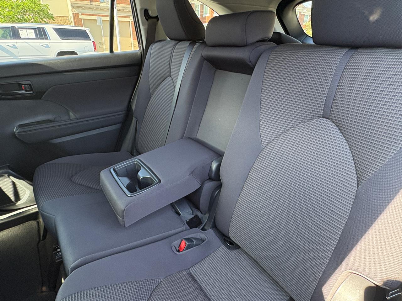 Toyota Highlander Hybrid LE AWD (Natl) 2023