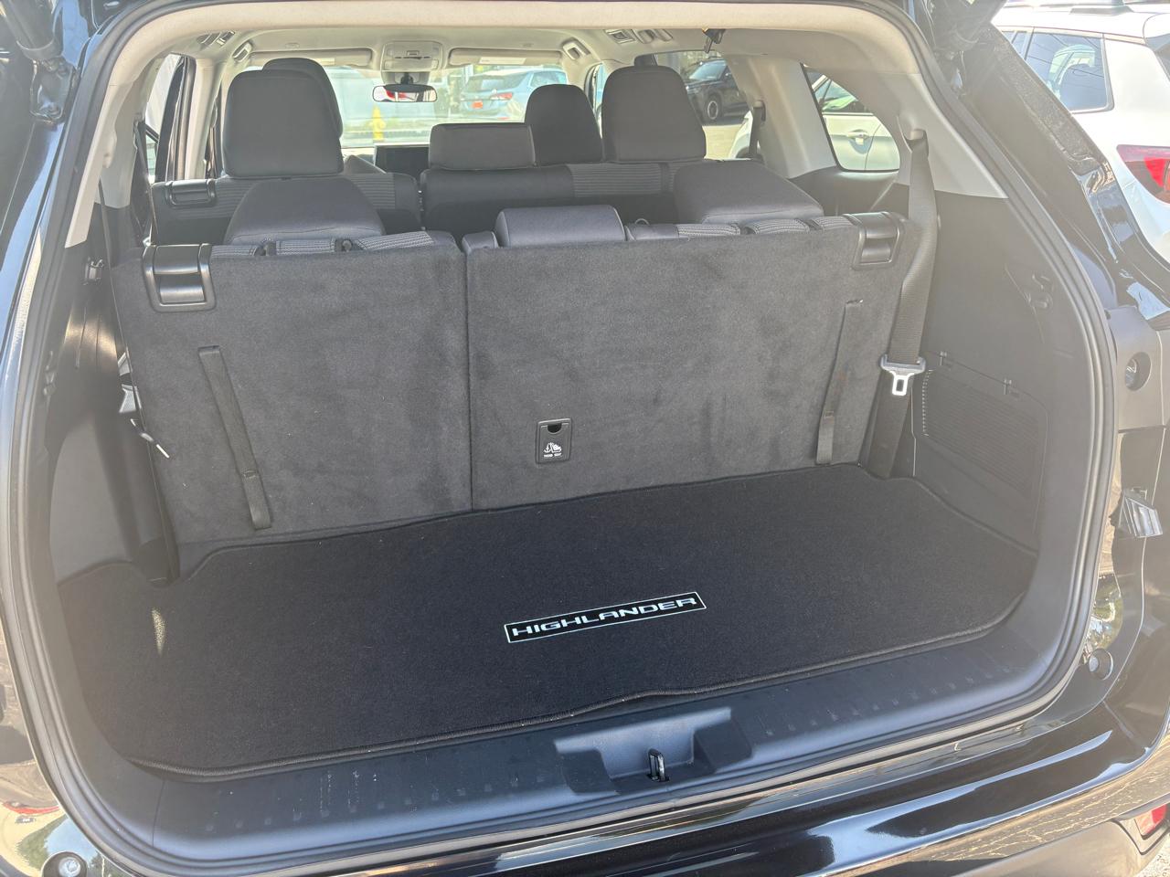 Toyota Highlander Hybrid LE AWD (Natl) 2023
