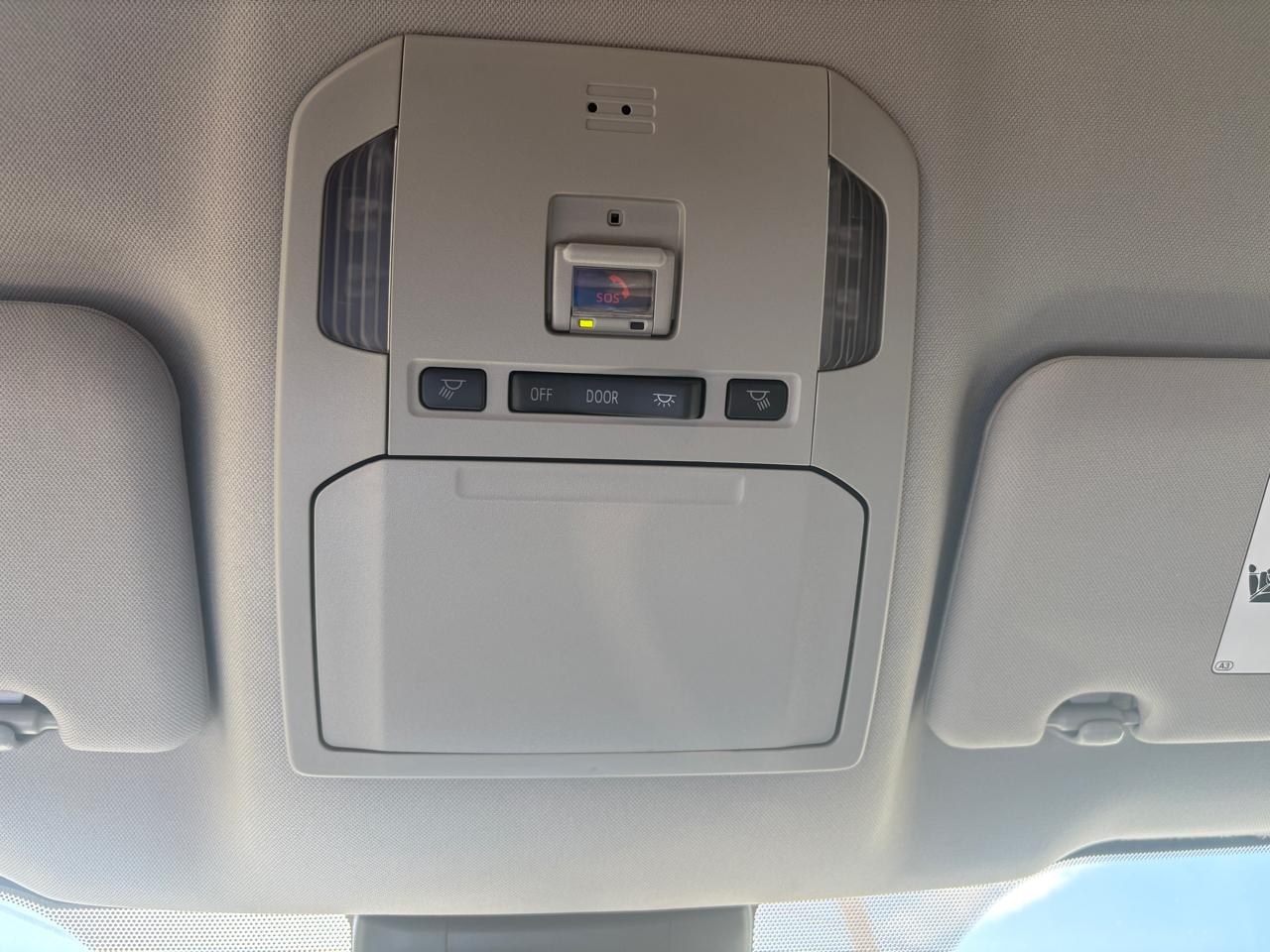 Toyota Highlander Hybrid LE AWD (Natl) 2023