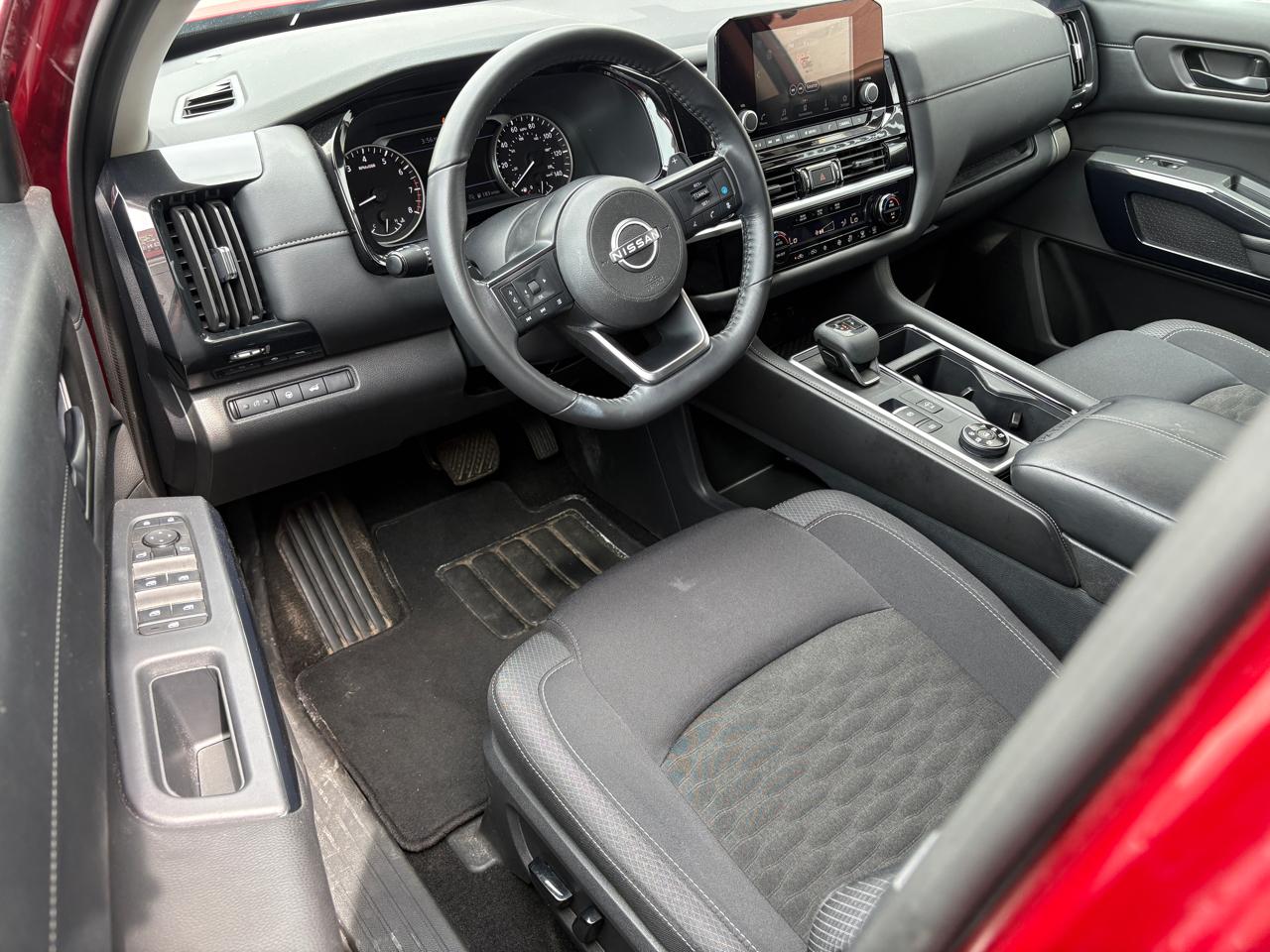 Nissan Pathfinder SV 4WD 2025