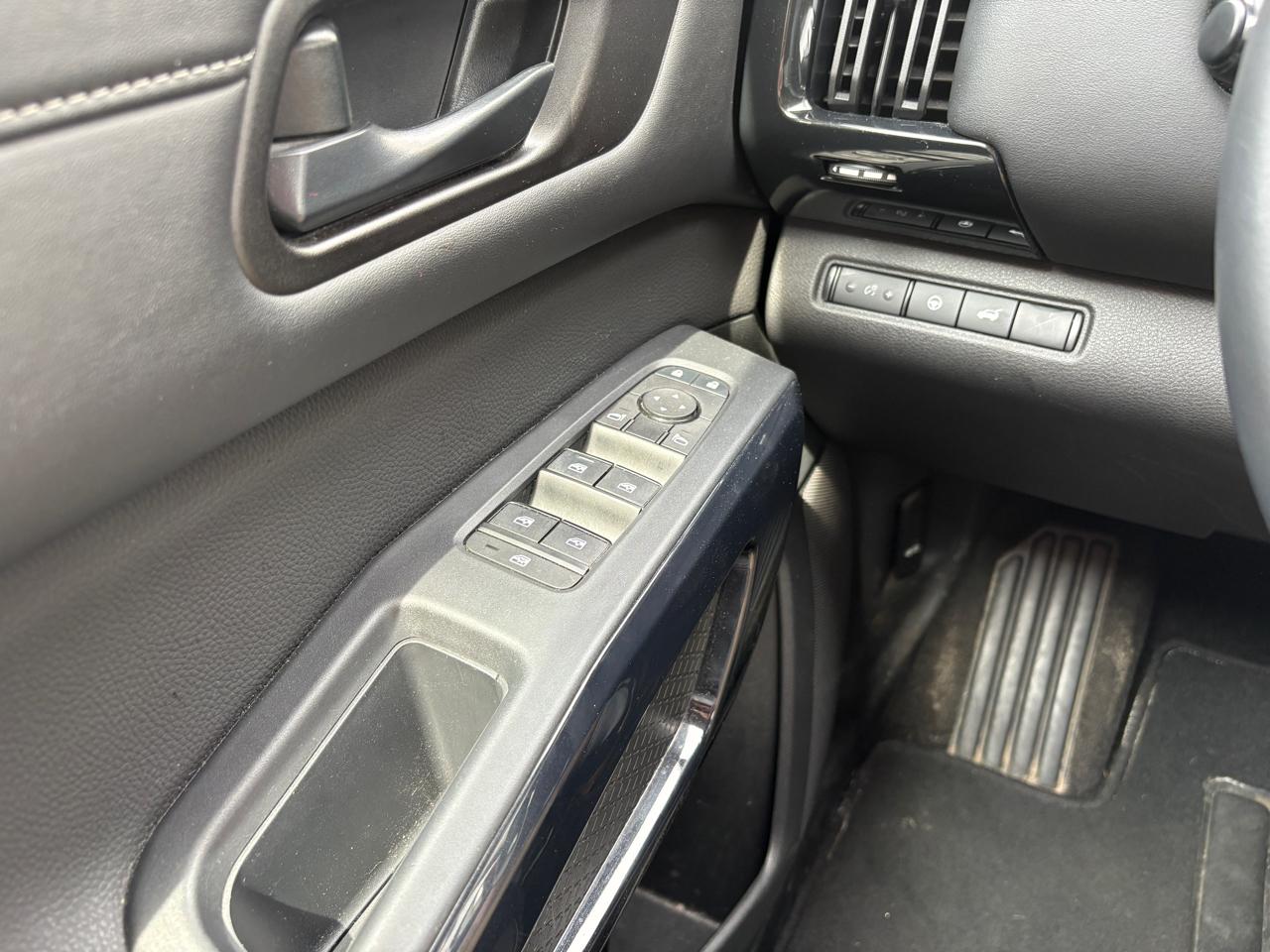 Nissan Pathfinder SV 4WD 2025