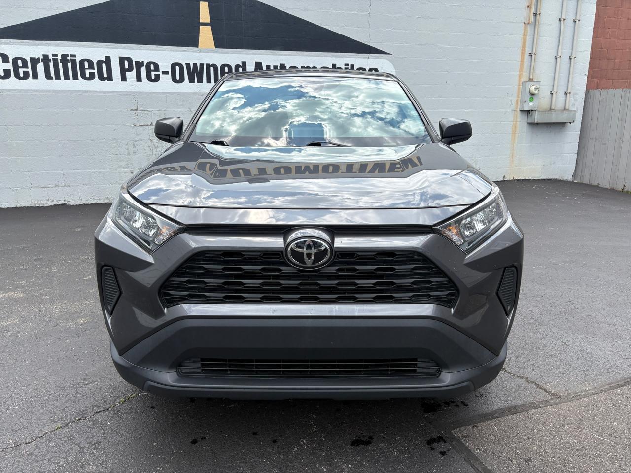 Toyota RAV4 LE FWD (Natl) 2022