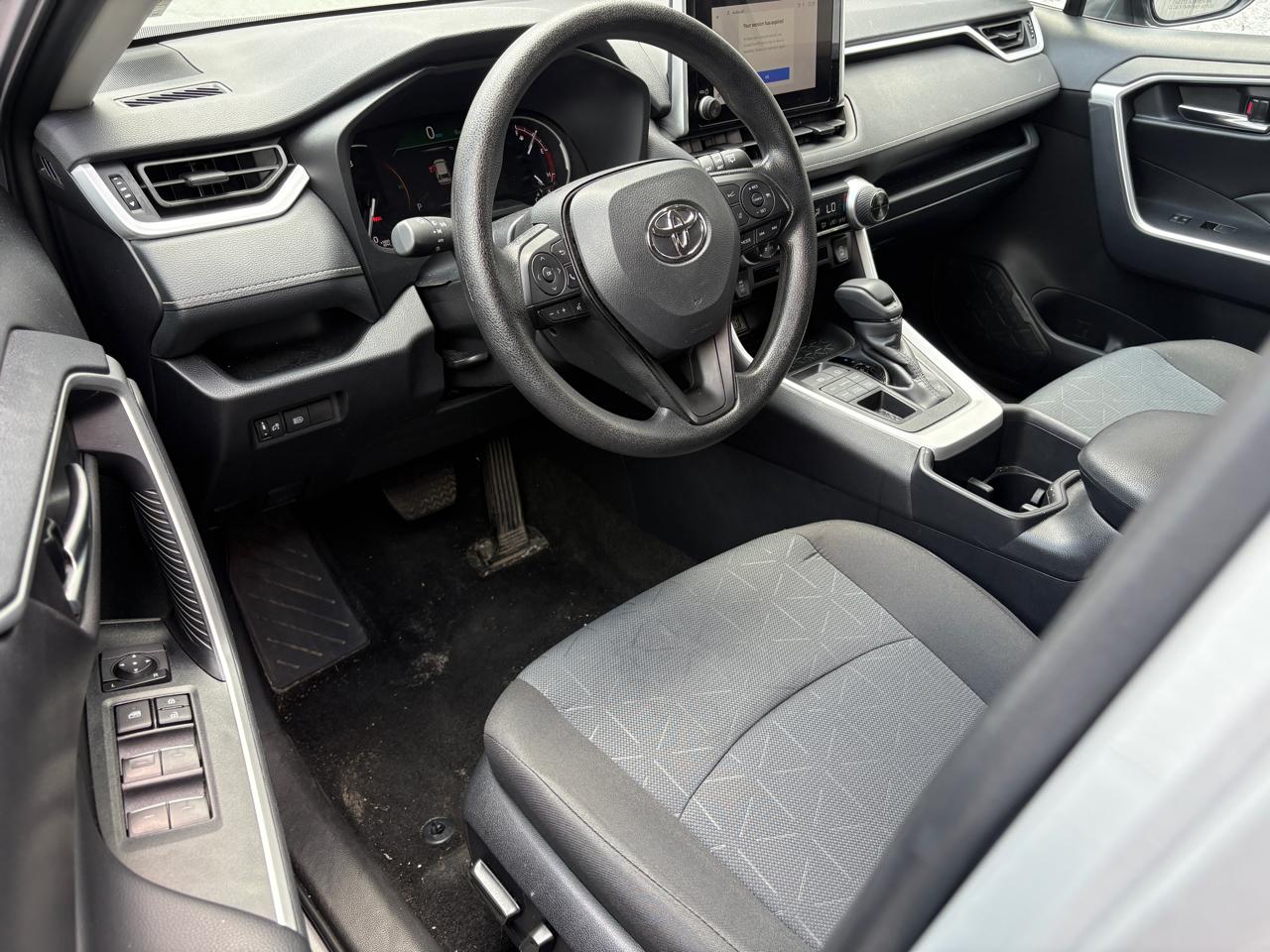 Toyota RAV4 XLE AWD (Natl) 2025