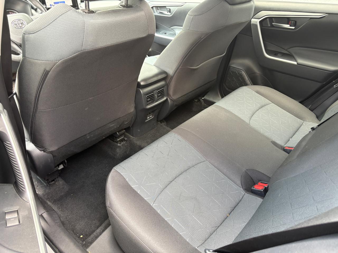Toyota RAV4 XLE AWD (Natl) 2025
