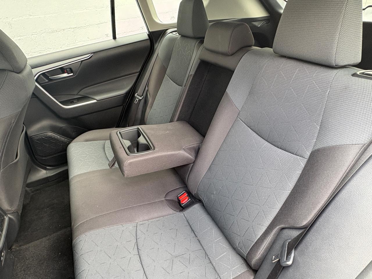 Toyota RAV4 XLE AWD (Natl) 2025