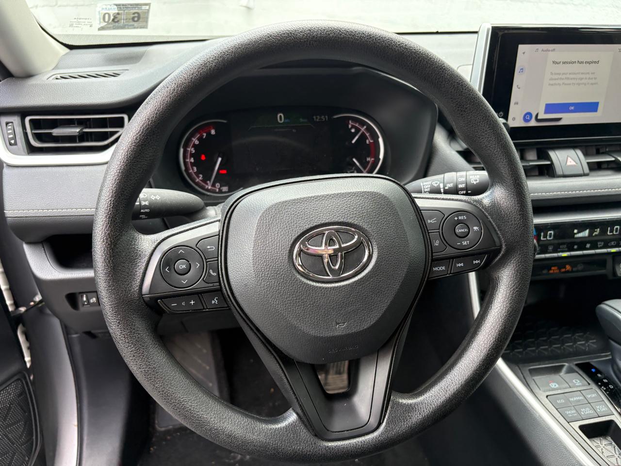 Toyota RAV4 XLE AWD (Natl) 2025