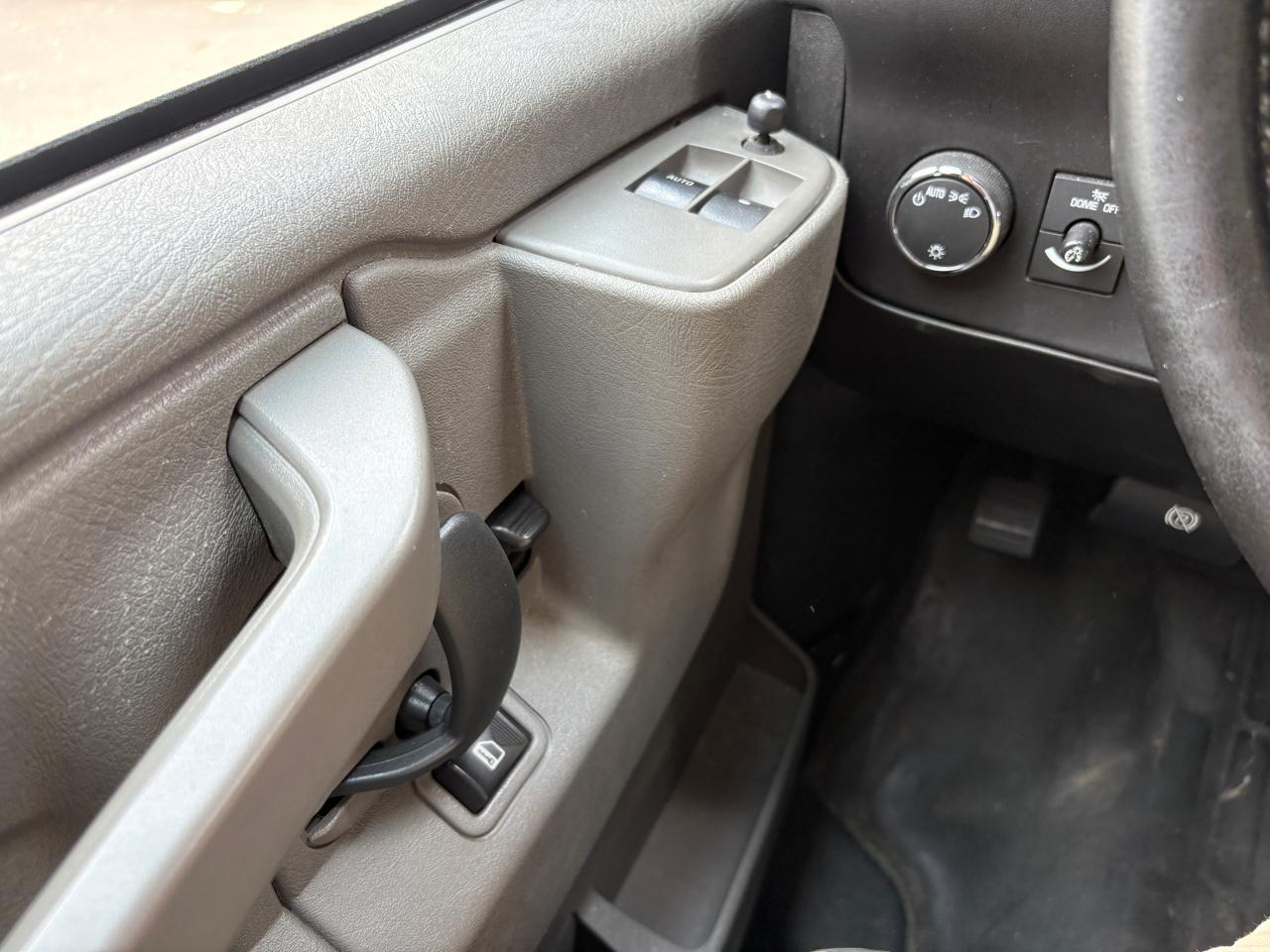 GMC Savana Cargo Van RWD 2500 135" 2023