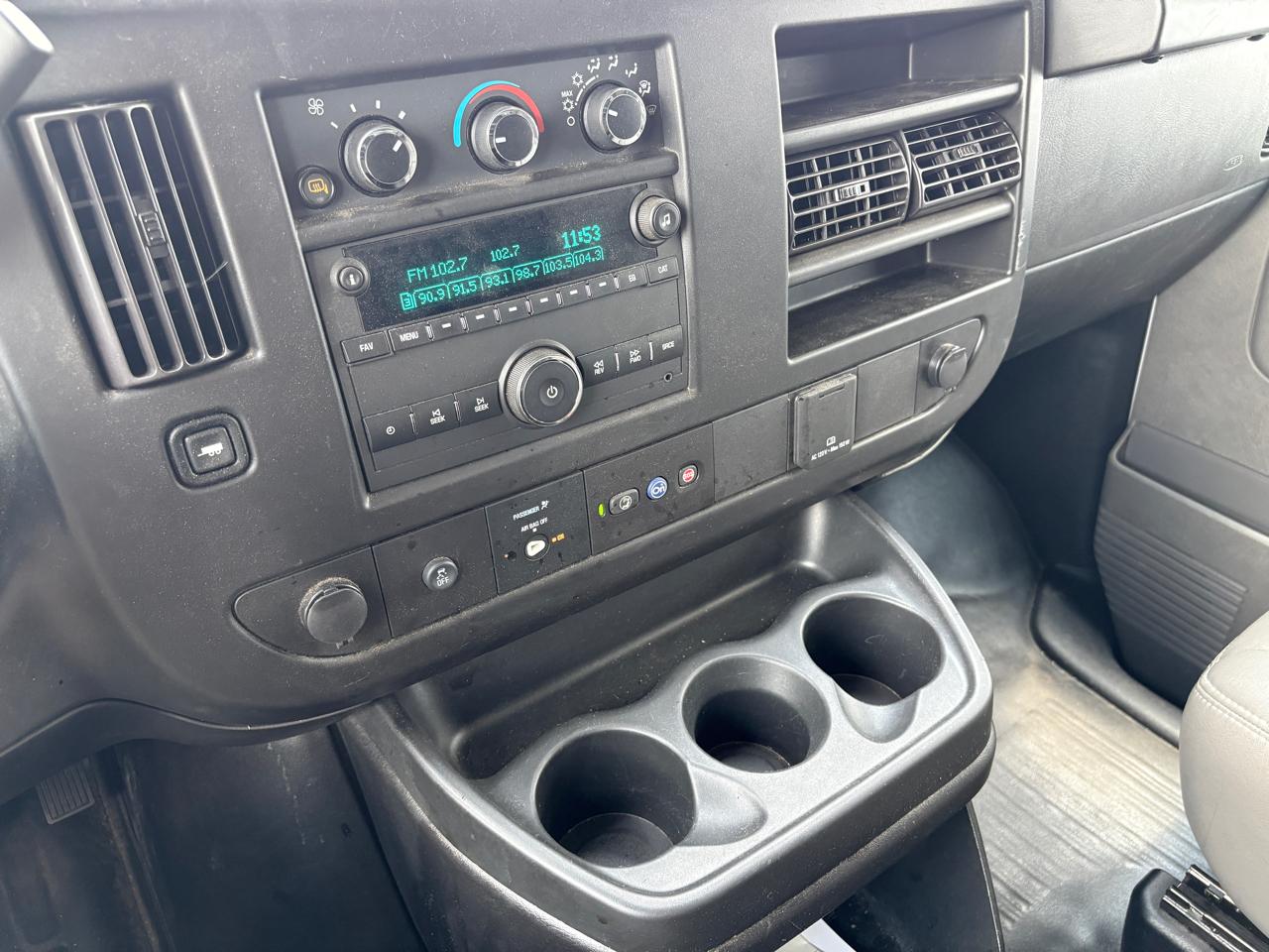 GMC Savana Cargo Van RWD 2500 135" 2023