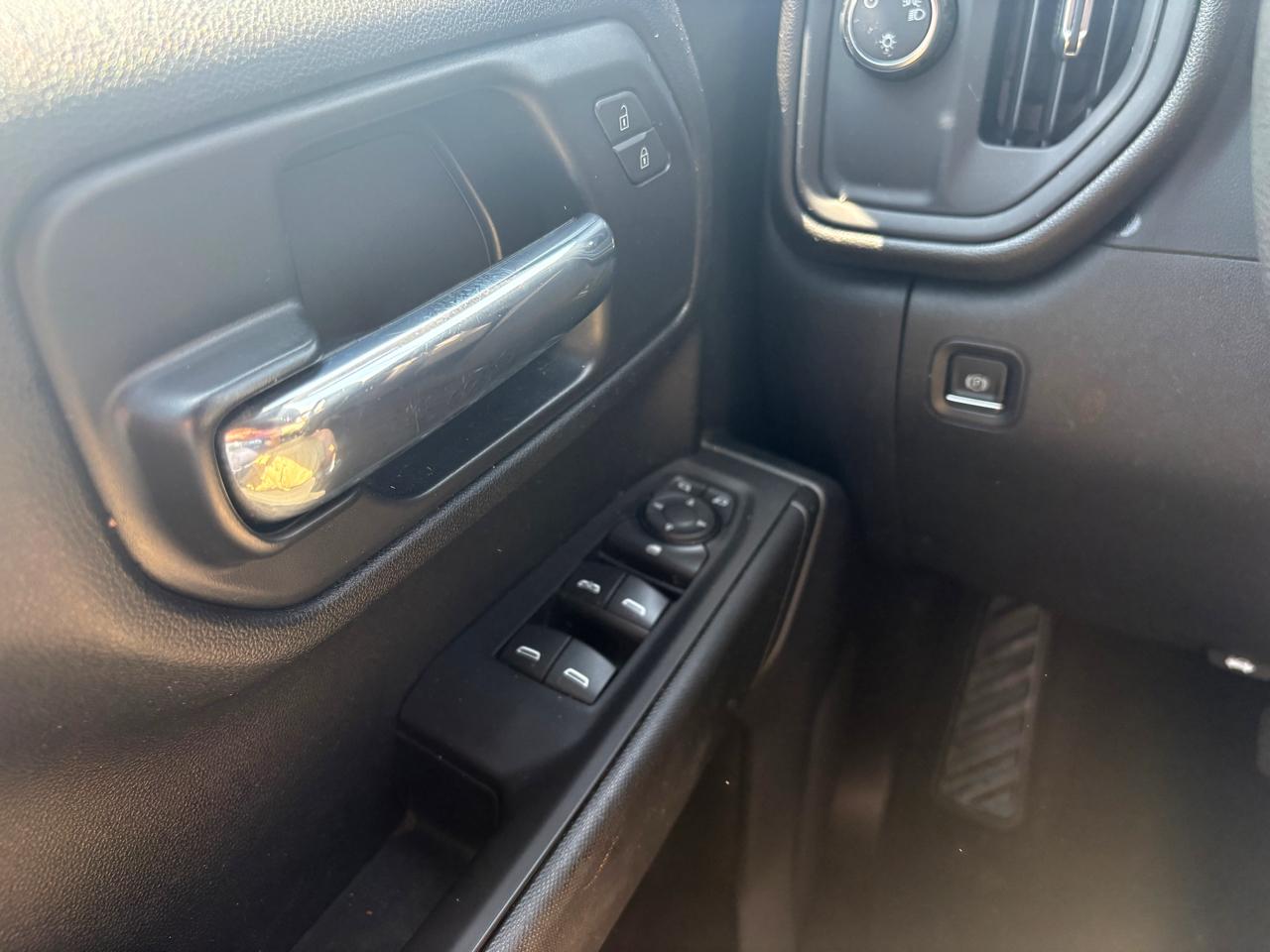 Chevrolet Silverado 1500 2WD Double Cab 147" Custom 2021