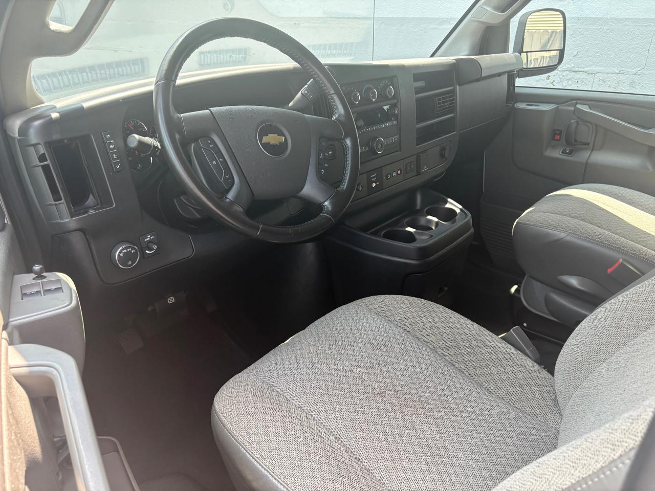 Chevrolet Express Passenger RWD 2500 135" LT 2022