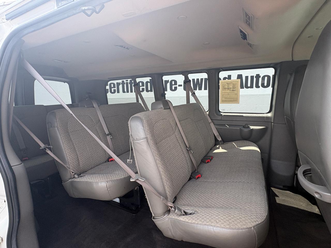Chevrolet Express Passenger RWD 2500 135" LT 2022