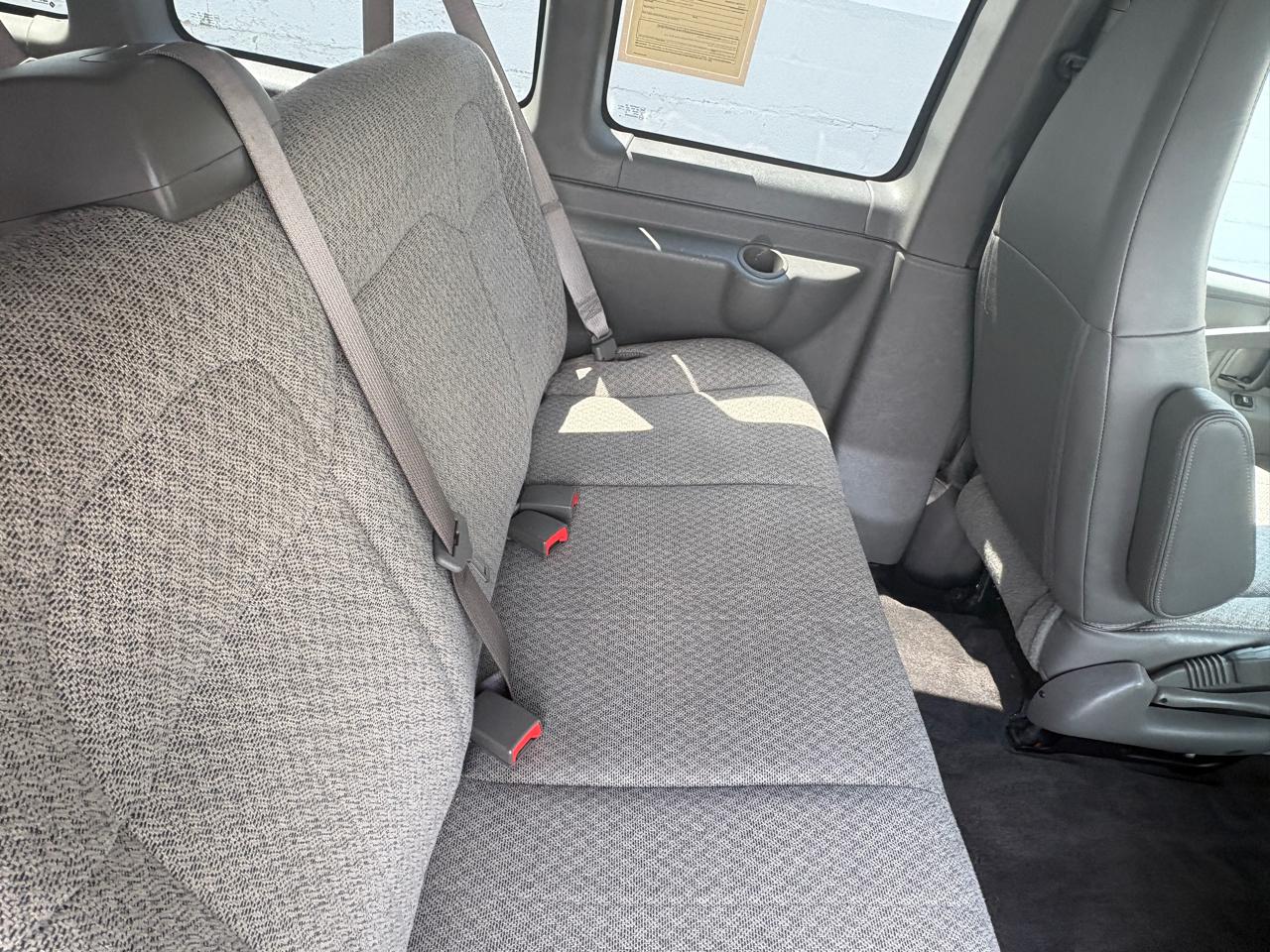 Chevrolet Express Passenger RWD 2500 135" LT 2022